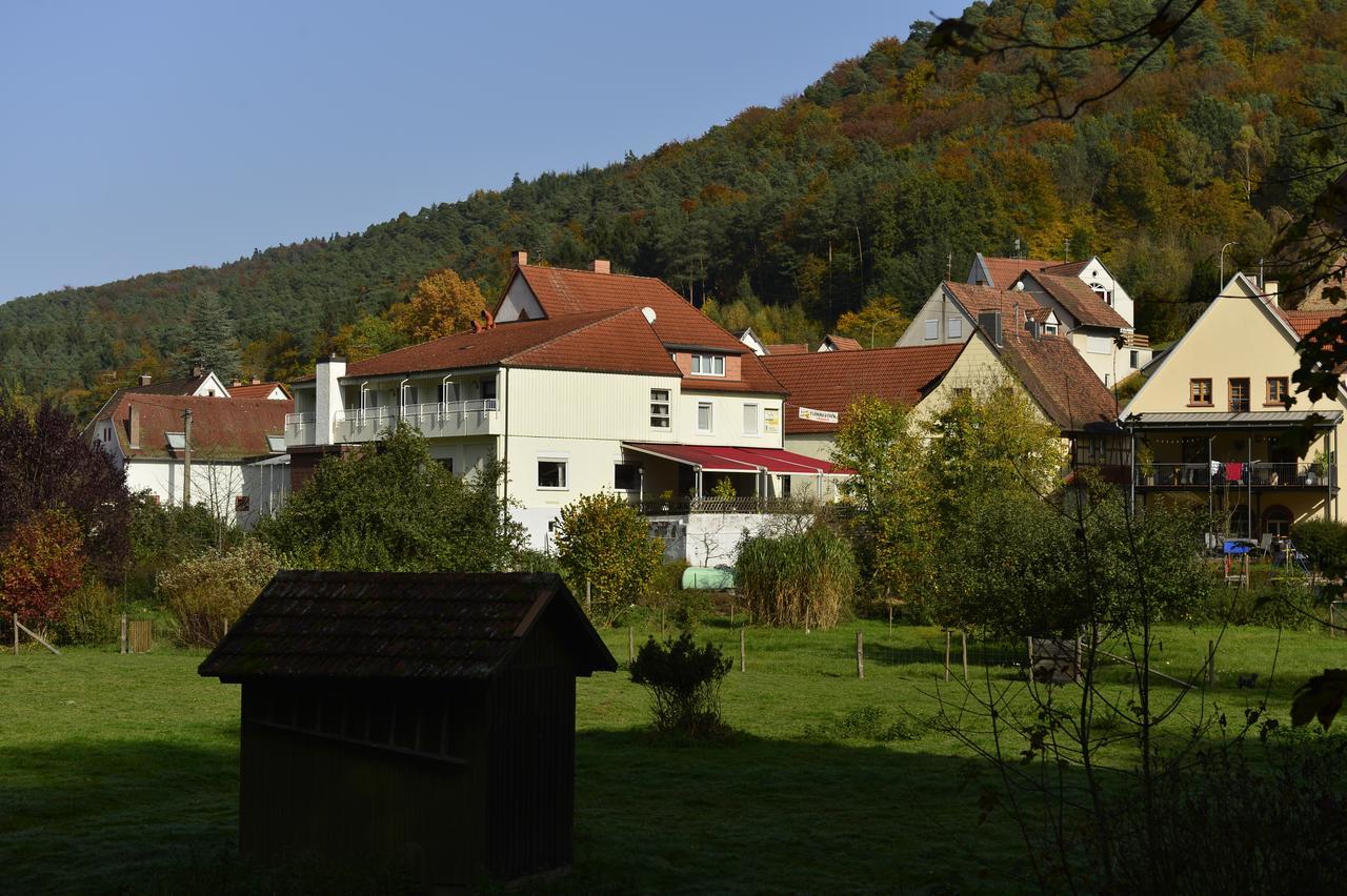 Landhotel Zur Wegelnburg Bruchweiler-Bärenbach エクステリア 写真
